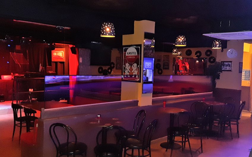 Popular Karaoke and Live Music Bar in Santa Ponsa For Sale